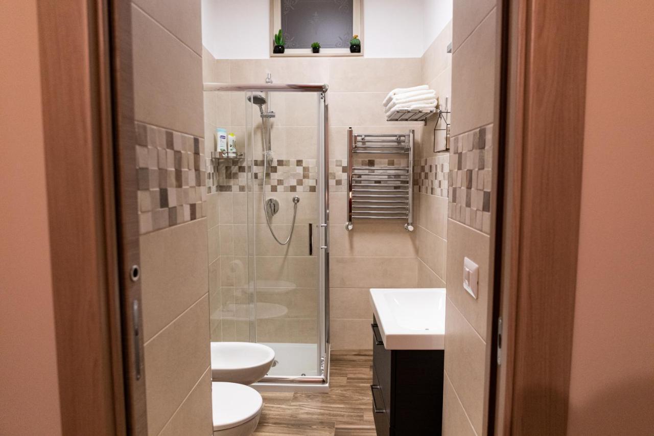 Tizzy Apartment & Rooms Барі Екстер'єр фото