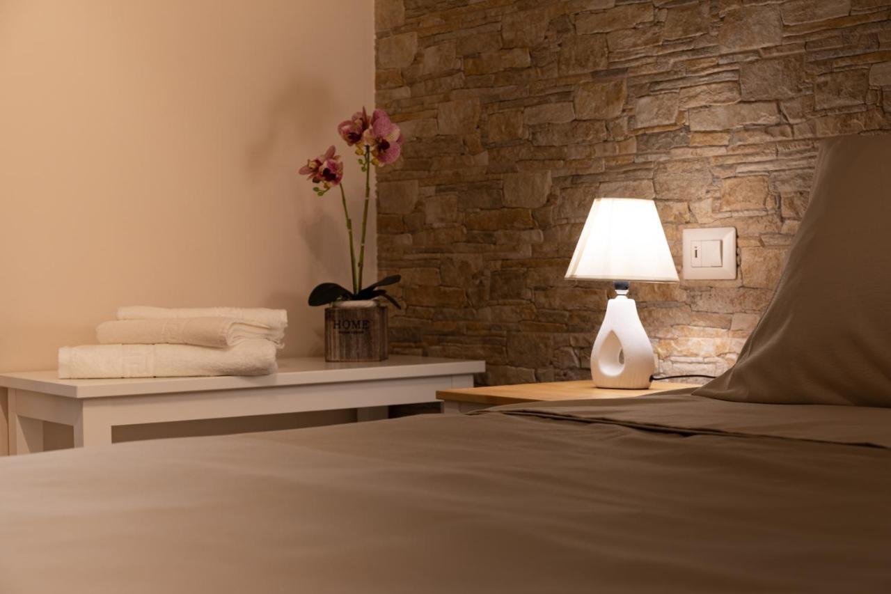 Tizzy Apartment & Rooms Барі Екстер'єр фото