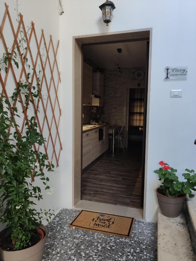 Tizzy Apartment & Rooms Барі Екстер'єр фото